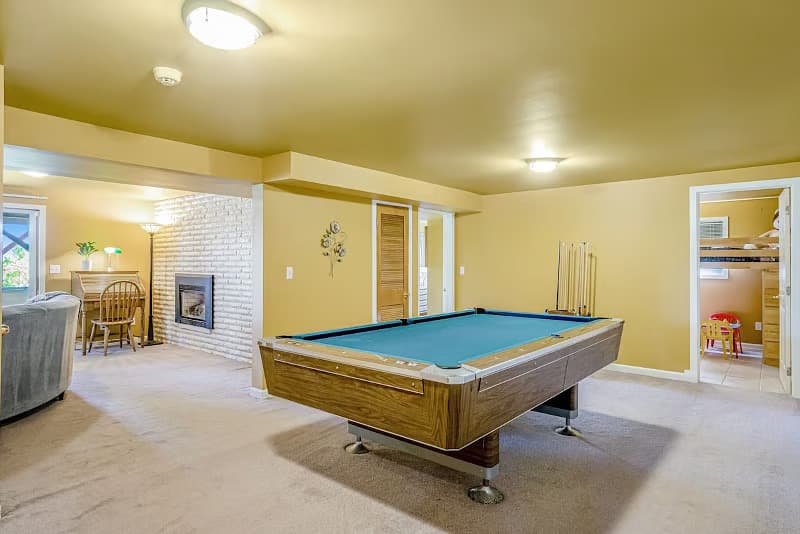 Peaceful Lake Washington Retreat with Deck, Paddleboards & Pool Table photo 3
